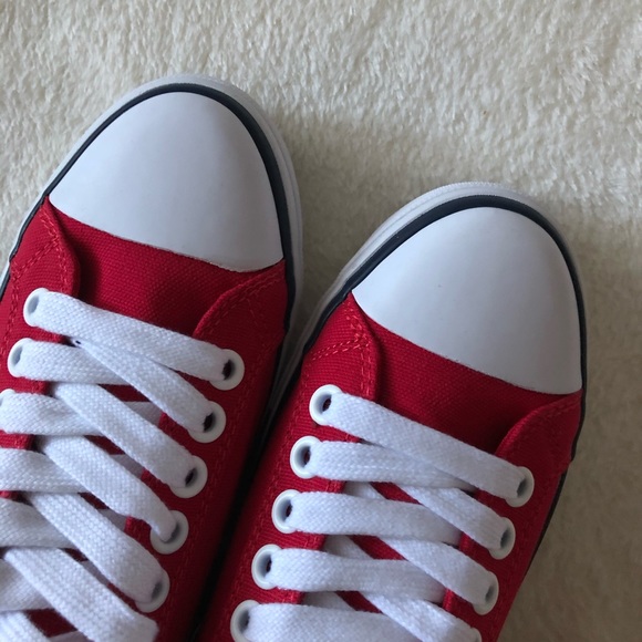 Superdry Red canvas sneaker New w box - Picture 6 of 7